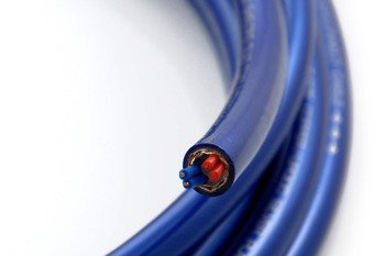 Neotech NEI-3001III - Hybridní propojení: měď a stříbro UP-OCC