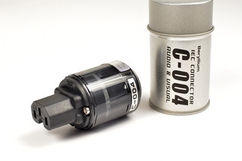 Zástrčka Oyaide C-004